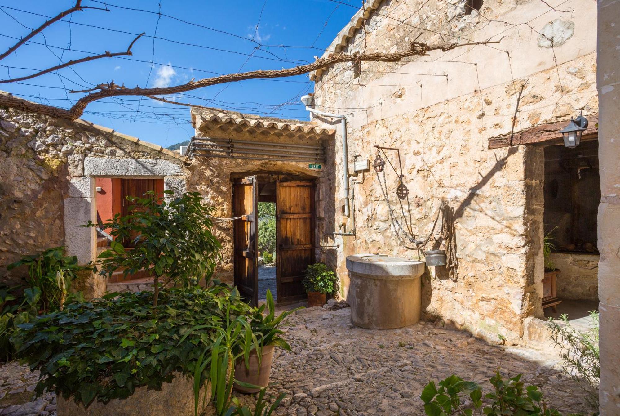 Finca Es Castell Binibona Exterior foto